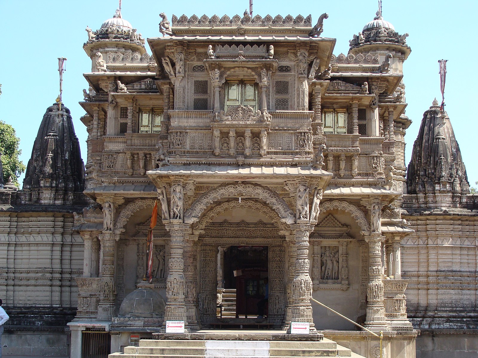 Hutheesing Jain Temple Front face of the gateway porch