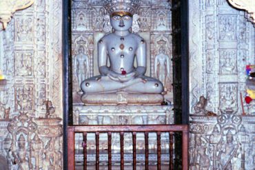 Idol of Adinath at Ranakpur Jain Temple