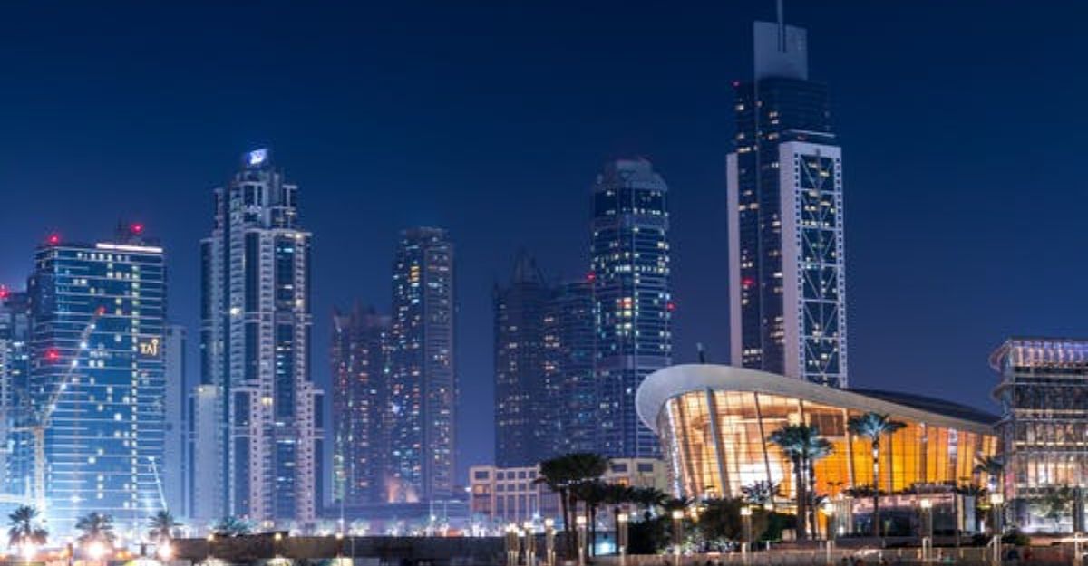 Do service charges need to be paid to buy an apartment in Burj Khalifa