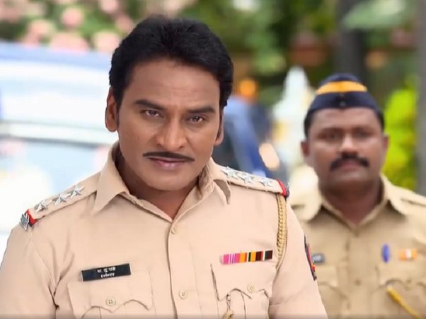 Daya Shankar Pandey as Inspector Chalu Pandey