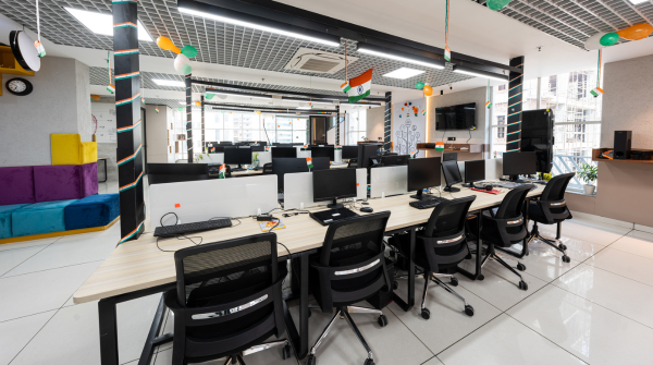 How Day Pass Coworking Spaces in Noida Are Reshaping Work Culture